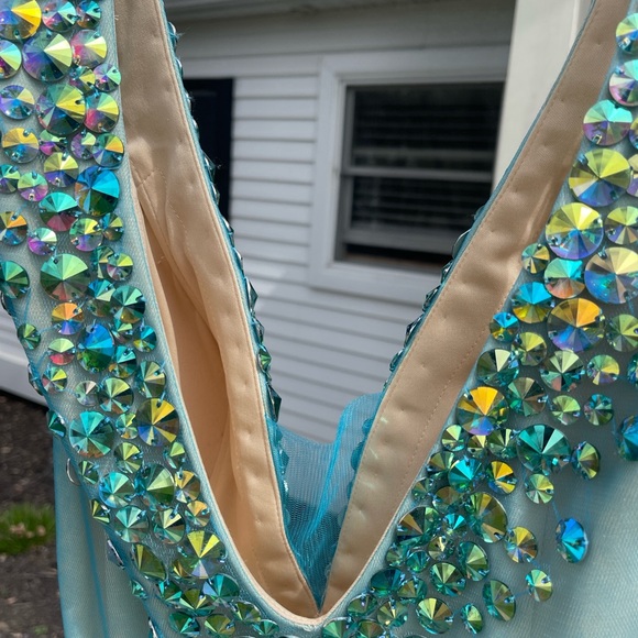 Special occasion dress 💁‍♀️🥂 - Picture 8 of 10